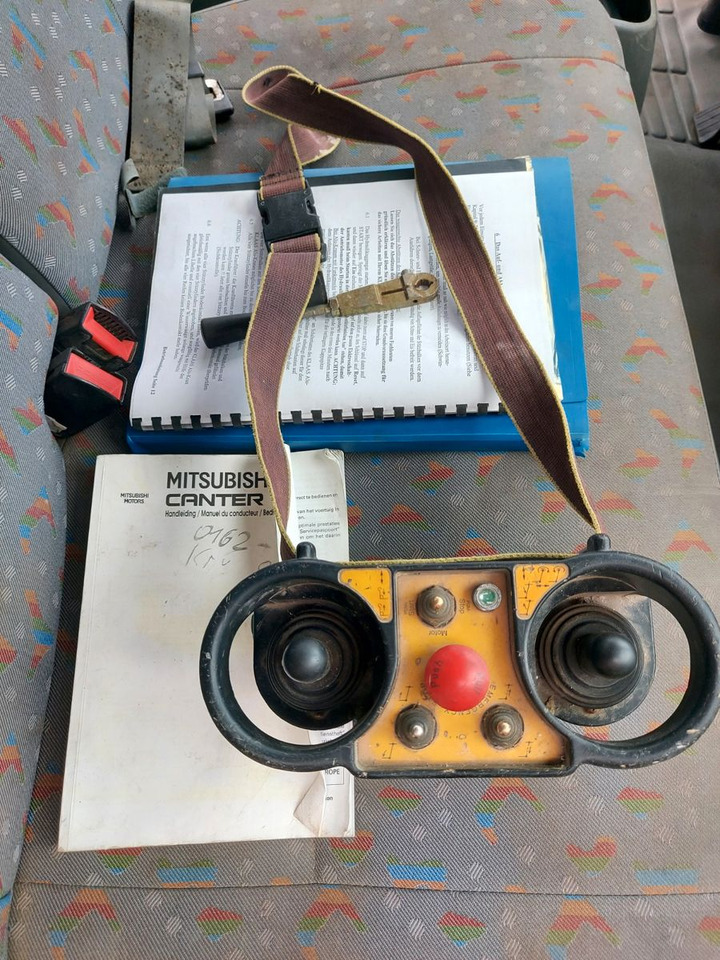 Autogrúa Mitsubishi CANTER DACHDECKER KLAAS AUTOKRAN: foto 9 Autogrúa Mitsubishi CANTER DACHDECKER KLAAS AUTOKRAN: foto 9