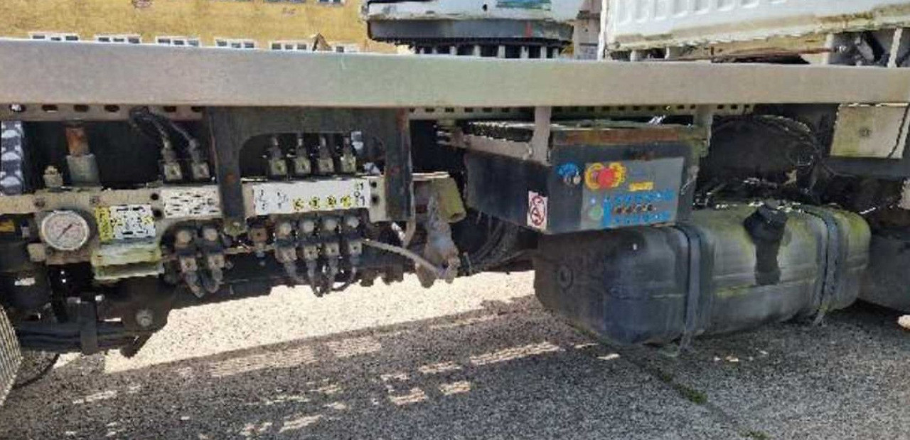 Nissan CABSTAR 35.11 HUBARBEITSBÜHNE LIFT 23 METER NEU - Camión con plataforma elevadora: foto 5 Nissan CABSTAR 35.11 HUBARBEITSBÜHNE LIFT 23 METER NEU - Camión con plataforma elevadora: foto 5