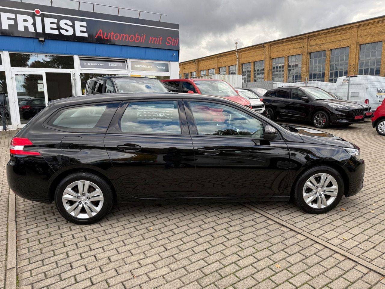 Peugeot 308 SW Active TEMPOMAT NAVI KLIMAA NAVI - Coche familiar: foto 3 Peugeot 308 SW Active TEMPOMAT NAVI KLIMAA NAVI - Coche familiar: foto 3