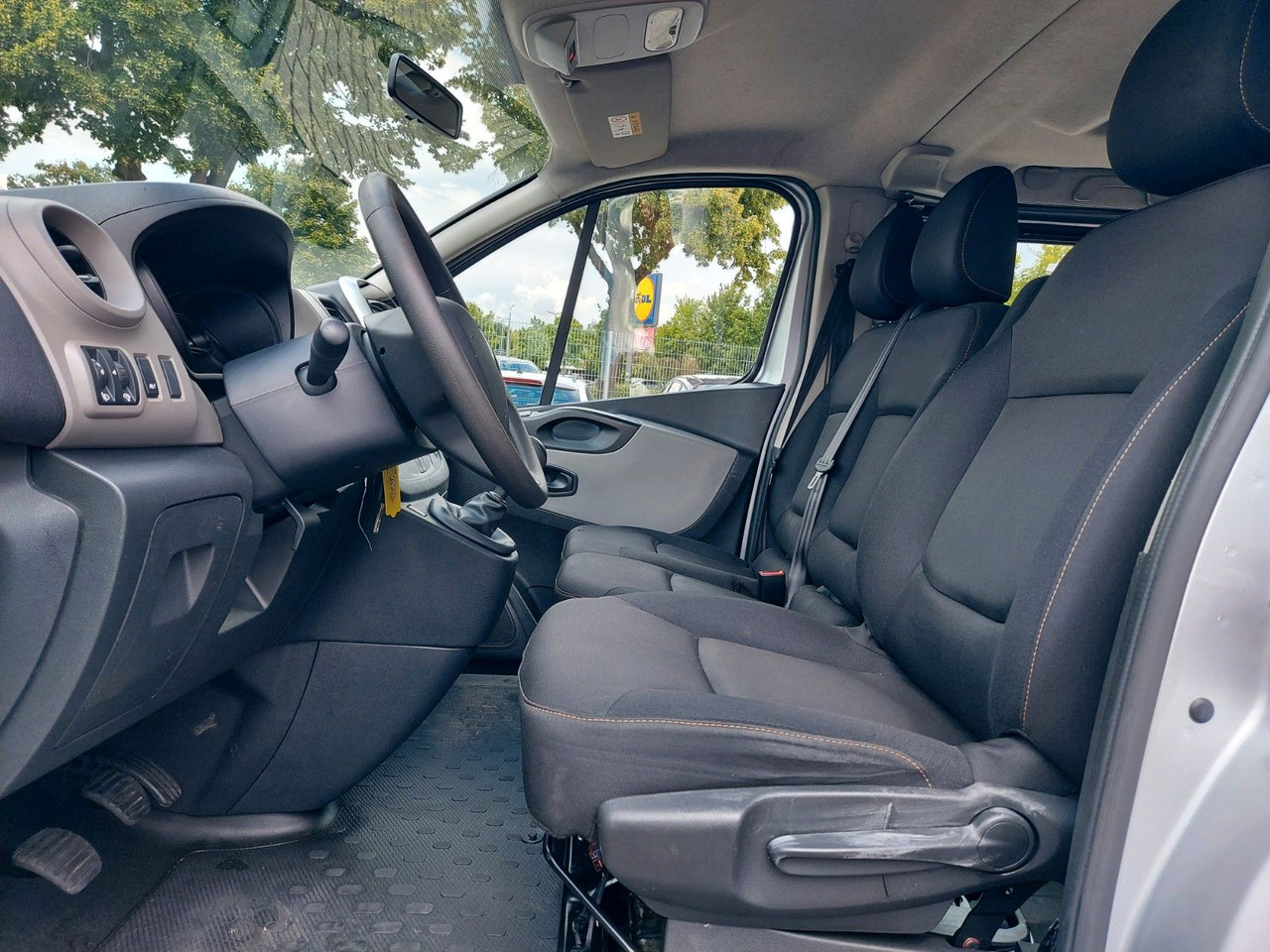 Leasing para  Renault Trafic Combi L1H1 2,7t  Expression Klima Renault Trafic Combi L1H1 2,7t  Expression Klima: foto 12
