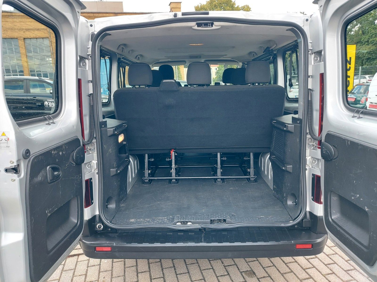Leasing para  Renault Trafic Combi L1H1 2,7t  Expression Klima Renault Trafic Combi L1H1 2,7t  Expression Klima: foto 7