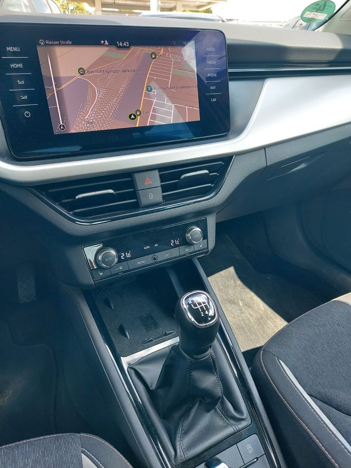 SUV/ Todoterreno Skoda Kamiq Style LED Radar Navi DAB Sound: foto 13