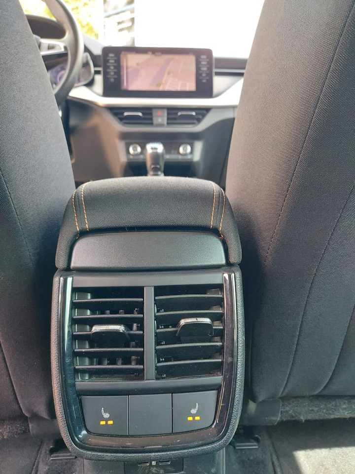 SUV/ Todoterreno Skoda Kamiq Style LED Radar Navi DAB Sound: foto 20