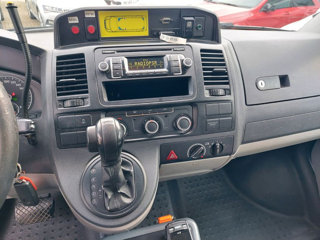 Ambulancia Volkswagen T5 Transporter DSG Kombi lang 4Motion NotarztNEF: foto 15