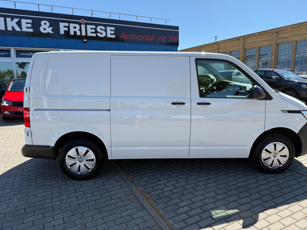 Volkswagen T6 Transporter KAMERA REGAL EINBAUTEN KLIMA - Furgoneta de pasajeros: foto 3 Volkswagen T6 Transporter KAMERA REGAL EINBAUTEN KLIMA - Furgoneta de pasajeros: foto 3