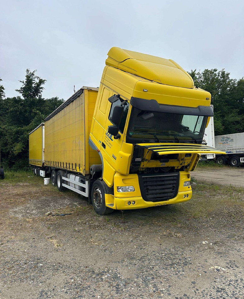 DAF XF 105 - Camión lona: foto 3 DAF XF 105 - Camión lona: foto 3