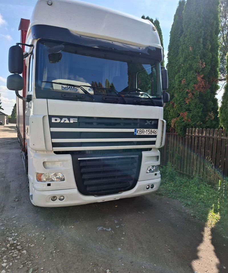 DAF XF 460 - Camión lona: foto 2 DAF XF 460 - Camión lona: foto 2