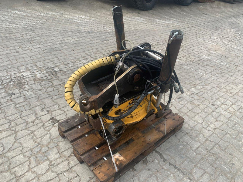Engcon Engcon 20205 Rototilt NTP10 - Rotor basculante para Maquinaria de construcción: foto 4 Engcon Engcon 20205 Rototilt NTP10 - Rotor basculante para Maquinaria de construcción: foto 4
