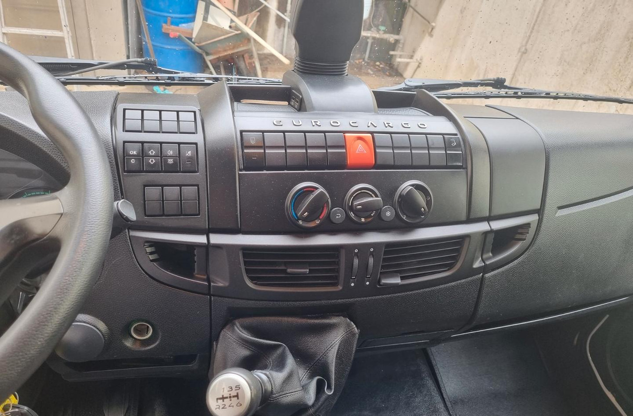 Camión caja cerrada Iveco 75e21 p furgone e sponda euro 6: foto 13