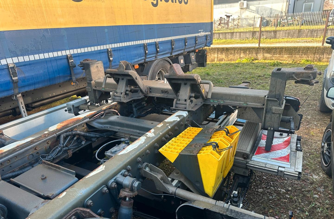 Iveco STRALIS AS 260 S 42 CASSE MOBILI SPONDA EURO - Camión chasis: foto 5 Iveco STRALIS AS 260 S 42 CASSE MOBILI SPONDA EURO - Camión chasis: foto 5