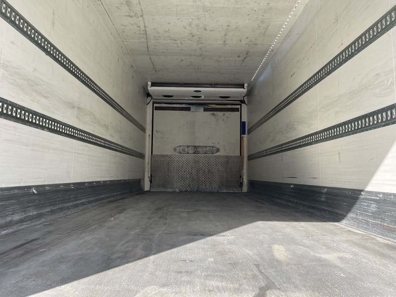 KERSCHER ZAA18 Kühlkoffer/CARRIER/SUPRA900U/LBW - Remolque frigorífico: foto 5 KERSCHER ZAA18 Kühlkoffer/CARRIER/SUPRA900U/LBW - Remolque frigorífico: foto 5