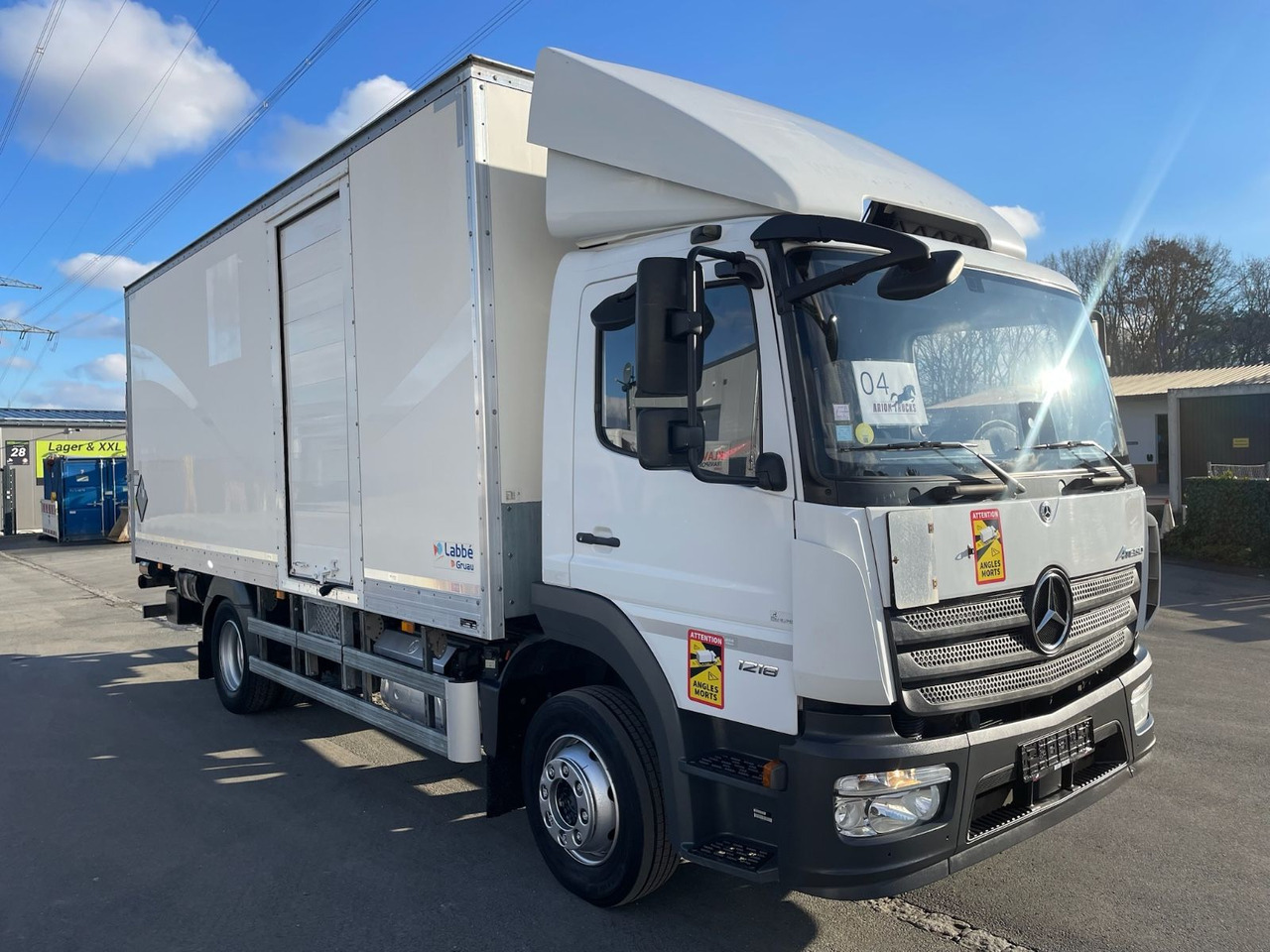 Mercedes-Benz Atego 1218 4x2 Koffer/FULL-ADR/EXIII/LBW/AC/EU6d - Camión caja cerrada: foto 1 Mercedes-Benz Atego 1218 4x2 Koffer/FULL-ADR/EXIII/LBW/AC/EU6d - Camión caja cerrada: foto 1