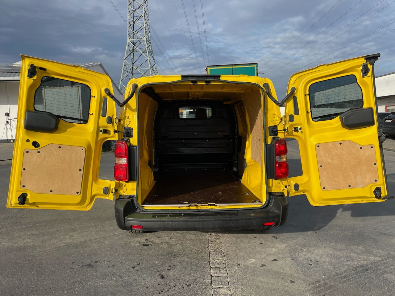 Furgoneta pequeña Peugeot Expert Box Pro L3 / 2.0 Blue HDI / More units: foto 11 Furgoneta pequeña Peugeot Expert Box Pro L3 / 2.0 Blue HDI / More units: foto 11