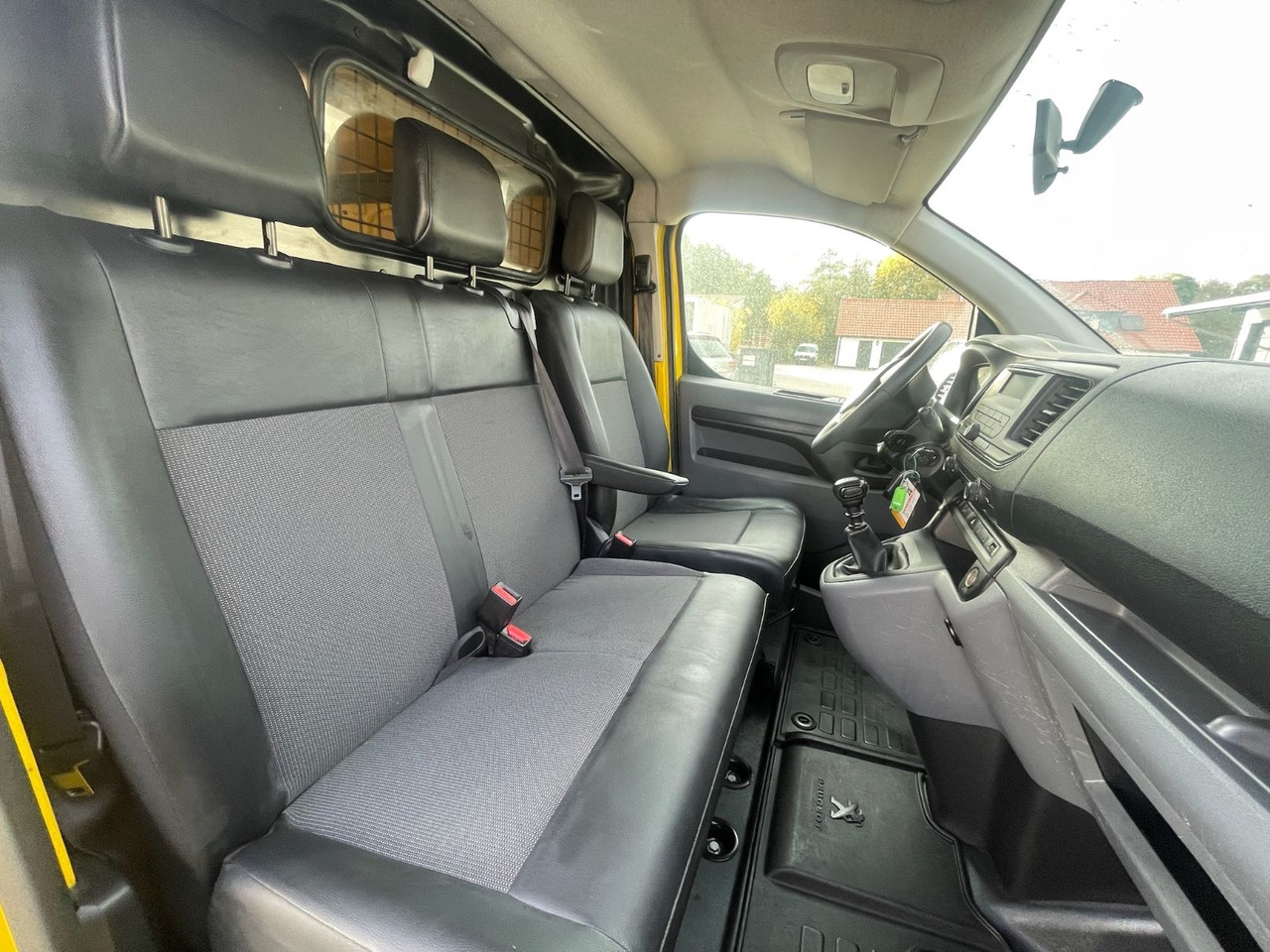 Furgoneta pequeña Peugeot Expert Box Pro L3 / 2.0 Blue HDI / More units: foto 15 Furgoneta pequeña Peugeot Expert Box Pro L3 / 2.0 Blue HDI / More units: foto 15