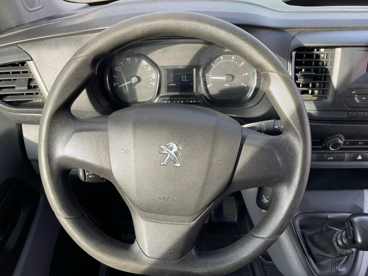 Furgoneta pequeña Peugeot Expert Box Pro L3 / 2.0 Blue HDI / More units: foto 14 Furgoneta pequeña Peugeot Expert Box Pro L3 / 2.0 Blue HDI / More units: foto 14