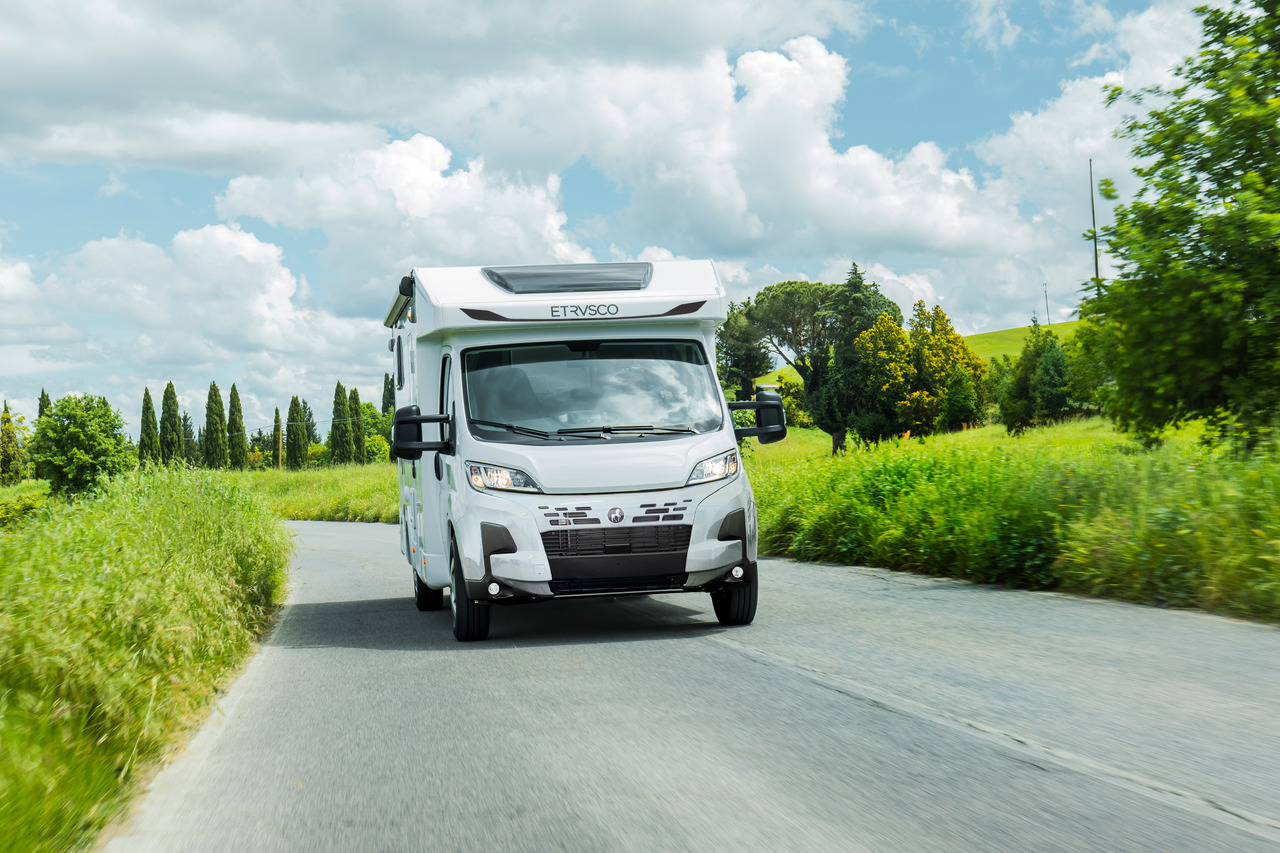 Etrusco T 7.3 QCF - Autocaravana perfilada: foto 5 Etrusco T 7.3 QCF - Autocaravana perfilada: foto 5