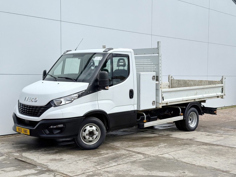 Iveco Daily 35C12 2.3 L3 Kipper Dubbellucht 3.5t Trekhaak Airco Cruise Control Lucht Geveerde Stoel - Furgoneta basculante: foto 2 Iveco Daily 35C12 2.3 L3 Kipper Dubbellucht 3.5t Trekhaak Airco Cruise Control Lucht Geveerde Stoel - Furgoneta basculante: foto 2