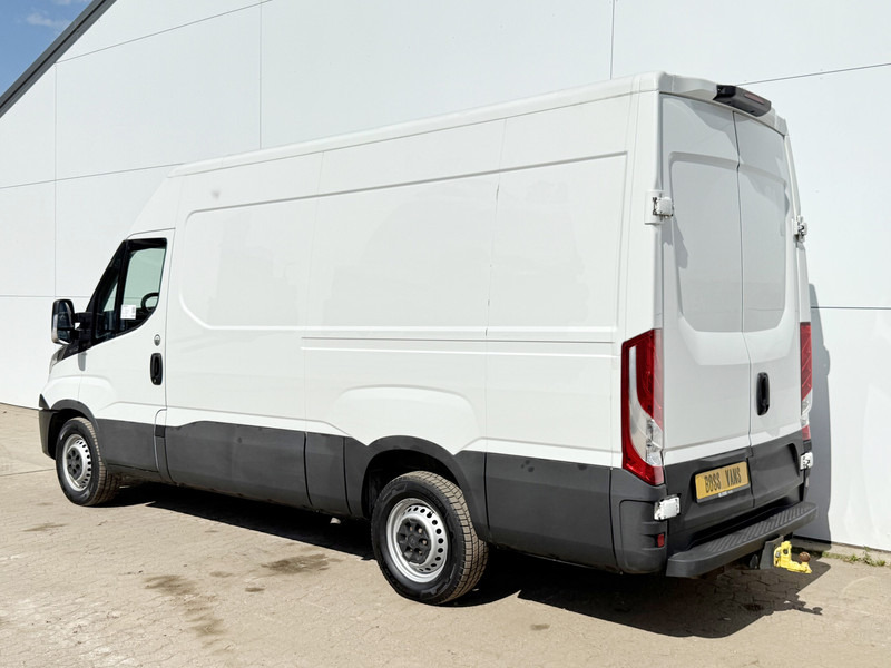 Iveco Daily 35S14 L2H2 Luchtvering Trekhaak Cruise Control Climate Control Lucht Geveerde Bestuurdersstoel - Furgón: foto 2 Iveco Daily 35S14 L2H2 Luchtvering Trekhaak Cruise Control Climate Control Lucht Geveerde Bestuurdersstoel - Furgón: foto 2