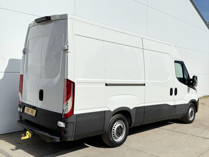 Iveco Daily 35S14 L2H2 Luchtvering Trekhaak Cruise Control Climate Control Lucht Geveerde Bestuurdersstoel - Furgón: foto 3 Iveco Daily 35S14 L2H2 Luchtvering Trekhaak Cruise Control Climate Control Lucht Geveerde Bestuurdersstoel - Furgón: foto 3