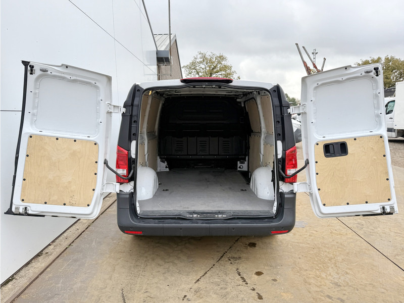 Furgoneta pequeña Mercedes-Benz Vito 116 1.9 CDI Automaat L2H1 LED Airco Carplay Climate Control Parkeersensoren voor achter: foto 11 Furgoneta pequeña Mercedes-Benz Vito 116 1.9 CDI Automaat L2H1 LED Airco Carplay Climate Control Parkeersensoren voor achter: foto 11