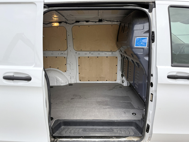 Furgoneta pequeña Mercedes-Benz Vito 116 1.9 CDI Automaat L2H1 LED Airco Carplay Climate Control Parkeersensoren voor achter: foto 10 Furgoneta pequeña Mercedes-Benz Vito 116 1.9 CDI Automaat L2H1 LED Airco Carplay Climate Control Parkeersensoren voor achter: foto 10