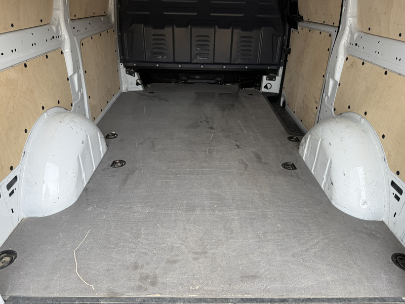 Furgoneta pequeña Mercedes-Benz Vito 116 1.9 CDI Automaat L2H1 LED Airco Carplay Climate Control Parkeersensoren voor achter: foto 15 Furgoneta pequeña Mercedes-Benz Vito 116 1.9 CDI Automaat L2H1 LED Airco Carplay Climate Control Parkeersensoren voor achter: foto 15