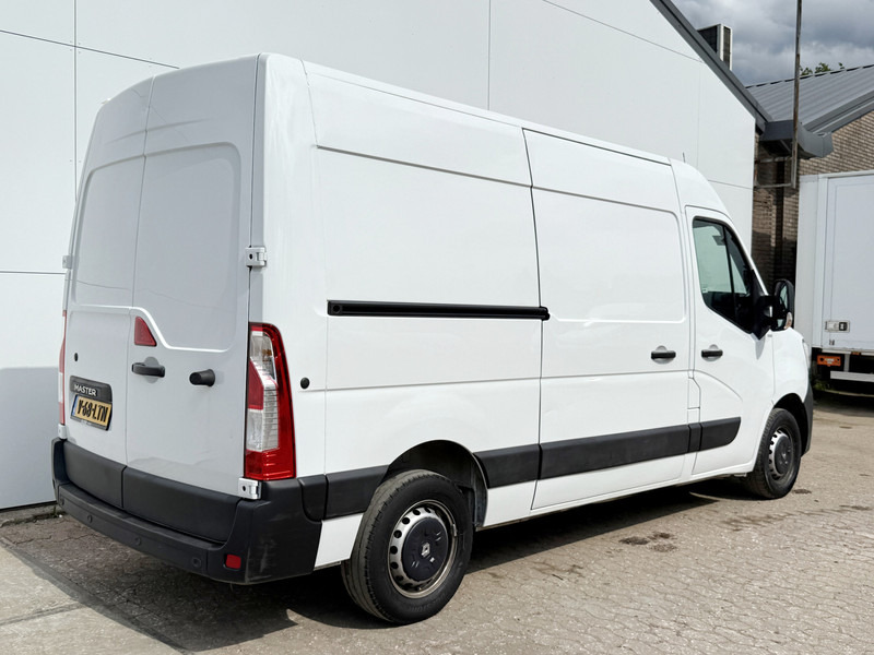 Renault Master T33 2.3 DCI 135PK L2H2 Airco Cruise Control Parkeersensoren LED - Furgoneta pequeña: foto 3 Renault Master T33 2.3 DCI 135PK L2H2 Airco Cruise Control Parkeersensoren LED - Furgoneta pequeña: foto 3