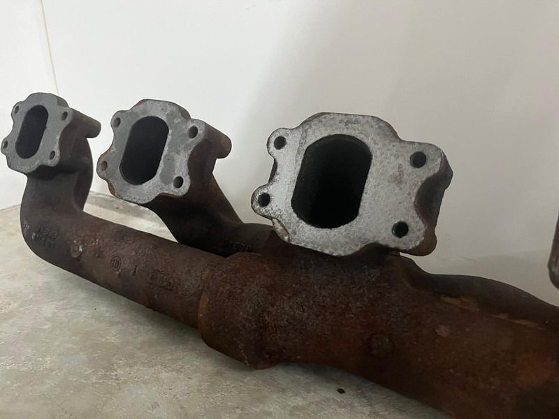 Liebherr A974 / P974 / R942 / R944 / R974 - A 974 / P 974 / R 942 / R 944 / R 974 - Motor y piezas: foto 3 Liebherr A974 / P974 / R942 / R944 / R974 - A 974 / P 974 / R 942 / R 944 / R 974 - Motor y piezas: foto 3