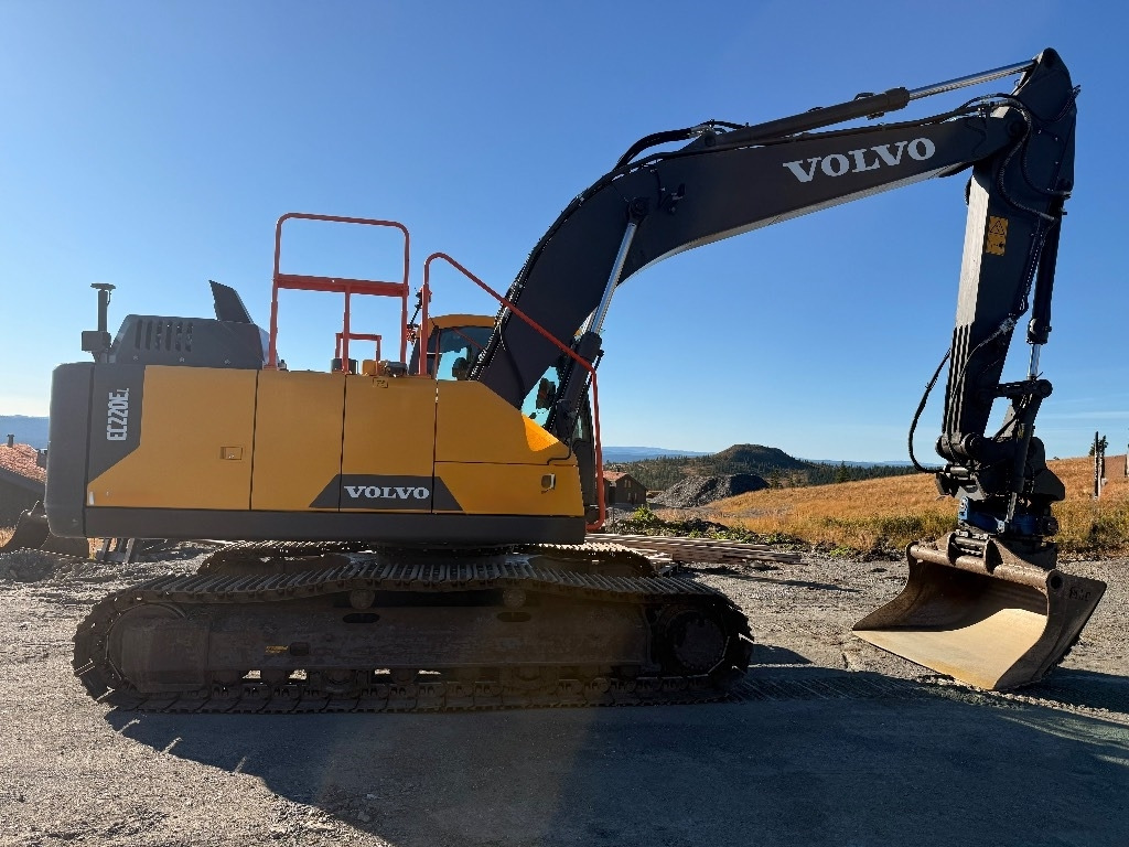 Volvo EC220EL - Excavadora de cadenas: foto 1 Volvo EC220EL - Excavadora de cadenas: foto 1