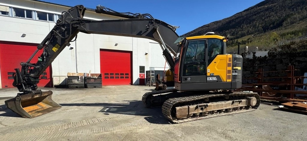 Volvo ECR 235 E - Excavadora de cadenas: foto 1 Volvo ECR 235 E - Excavadora de cadenas: foto 1