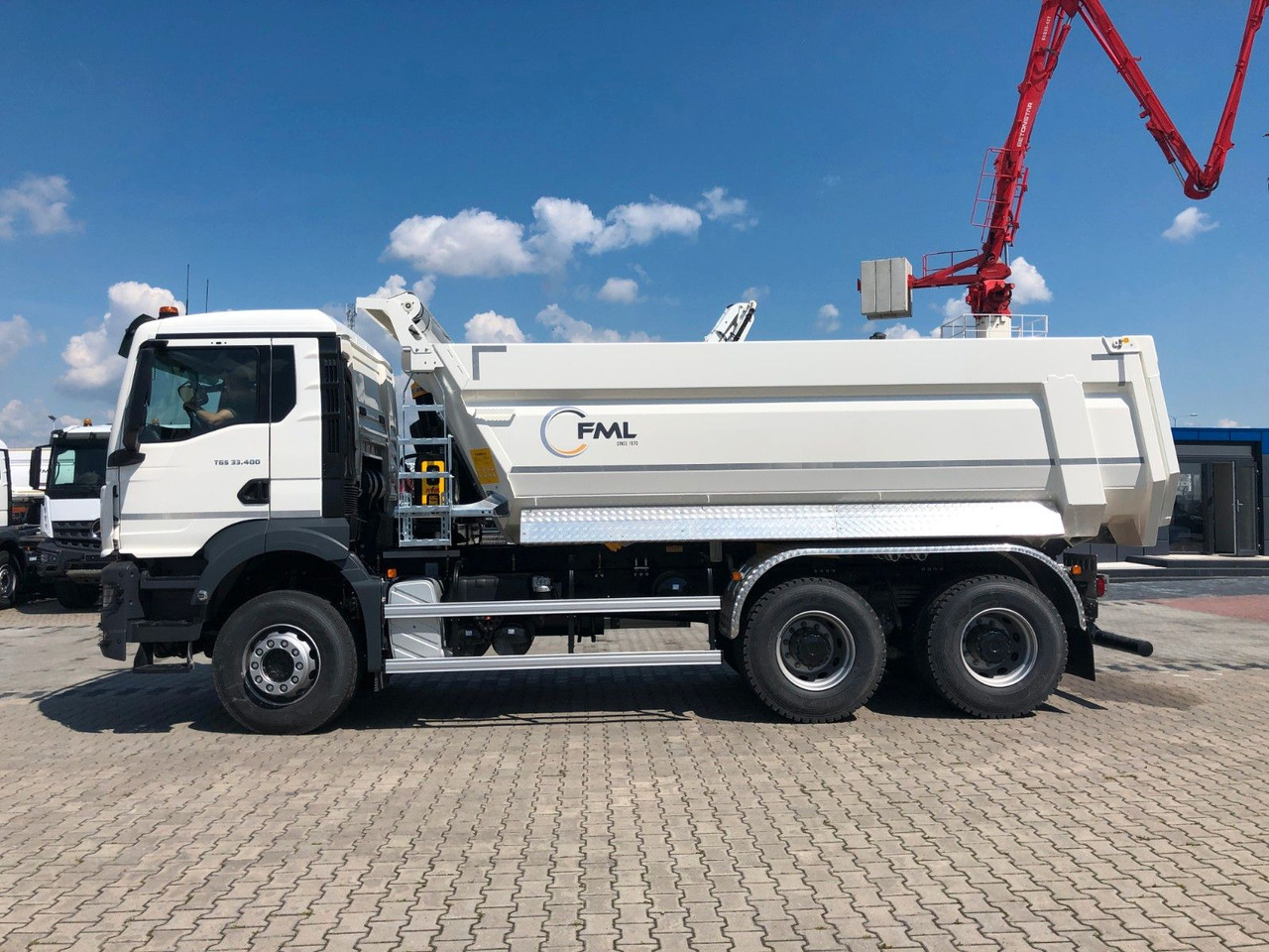 MAN TGS 33.400 6X4 EURO2 FML KIPPER 17,5M3 - Camión volquete: foto 4 MAN TGS 33.400 6X4 EURO2 FML KIPPER 17,5M3 - Camión volquete: foto 4