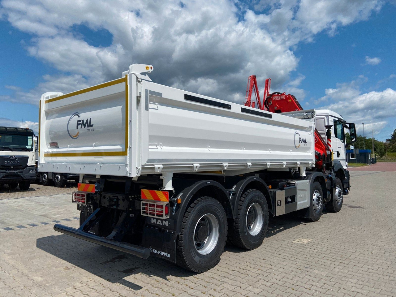 MAN TGS 35.440 DREISEITENKIPPER MIT FASSI F275.026 - Camión volquete, Camión grúa: foto 5 MAN TGS 35.440 DREISEITENKIPPER MIT FASSI F275.026 - Camión volquete, Camión grúa: foto 5