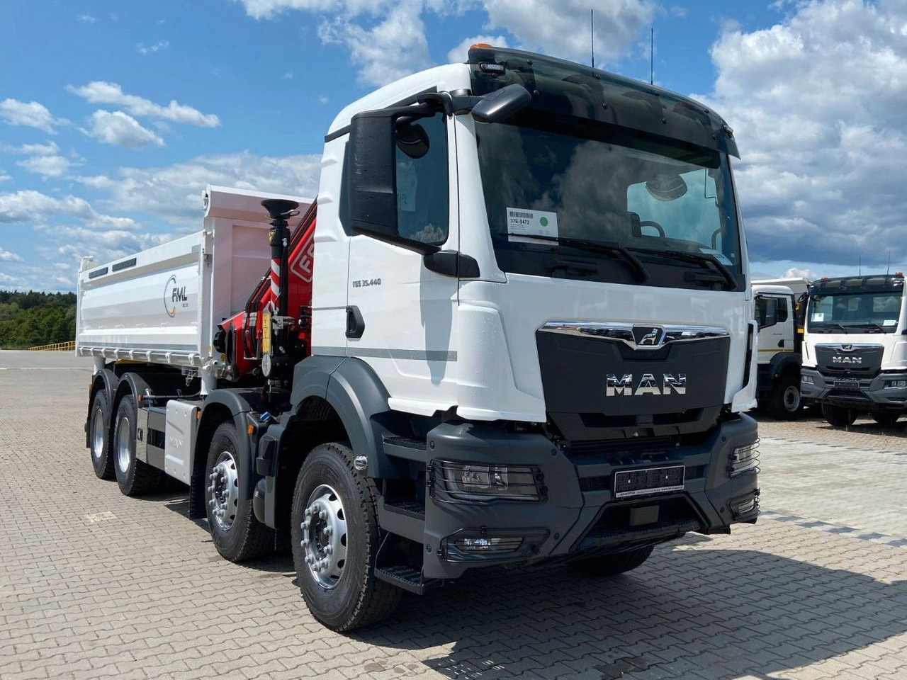 MAN TGS 35.440 DREISEITENKIPPER MIT FASSI F275.026 - Camión volquete, Camión grúa: foto 2 MAN TGS 35.440 DREISEITENKIPPER MIT FASSI F275.026 - Camión volquete, Camión grúa: foto 2