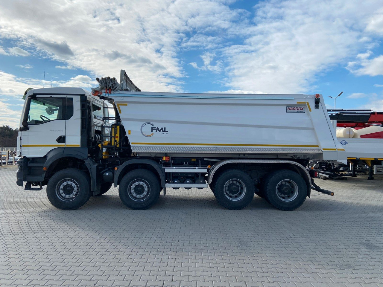 MAN TGS 41.400 8x4 EURO2 AUTOMAT TIPPER CR. SYSTEM - Camión volquete: foto 3 MAN TGS 41.400 8x4 EURO2 AUTOMAT TIPPER CR. SYSTEM - Camión volquete: foto 3