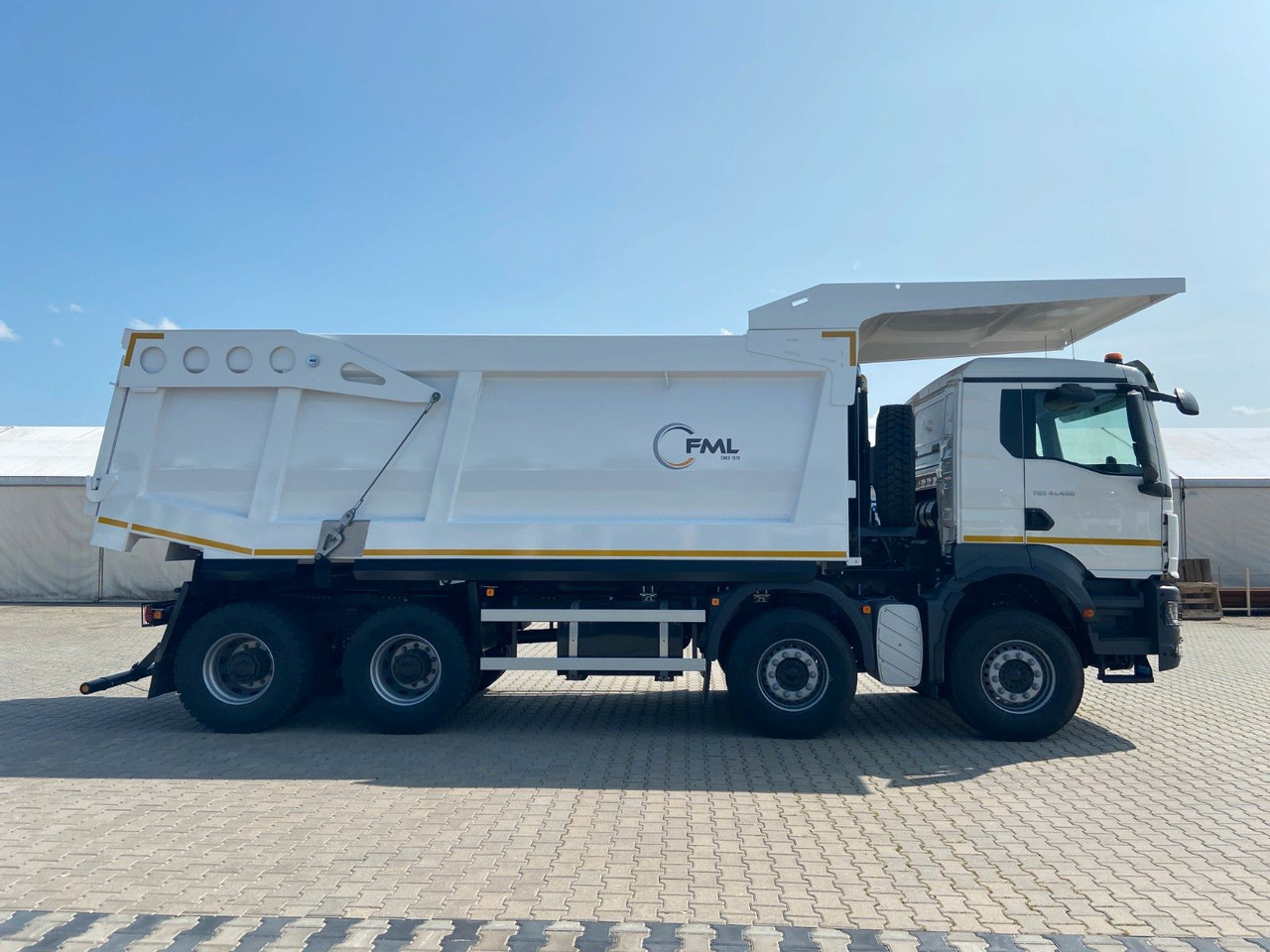 MAN TGS 44.400 8x4 EURO2 FML MINE KIPPER 23M3 MAN TGS 44.400 8x4 EURO2 FML MINE KIPPER 23M3 - Camión volquete: foto 4 MAN TGS 44.400 8x4 EURO2 FML MINE KIPPER 23M3 MAN TGS 44.400 8x4 EURO2 FML MINE KIPPER 23M3 - Camión volquete: foto 4