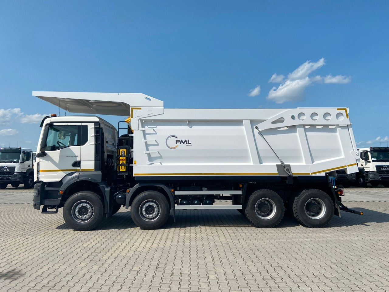 MAN TGS 44.400 8x4 EURO2 FML MINE KIPPER 23M3 MAN TGS 44.400 8x4 EURO2 FML MINE KIPPER 23M3 - Camión volquete: foto 5 MAN TGS 44.400 8x4 EURO2 FML MINE KIPPER 23M3 MAN TGS 44.400 8x4 EURO2 FML MINE KIPPER 23M3 - Camión volquete: foto 5