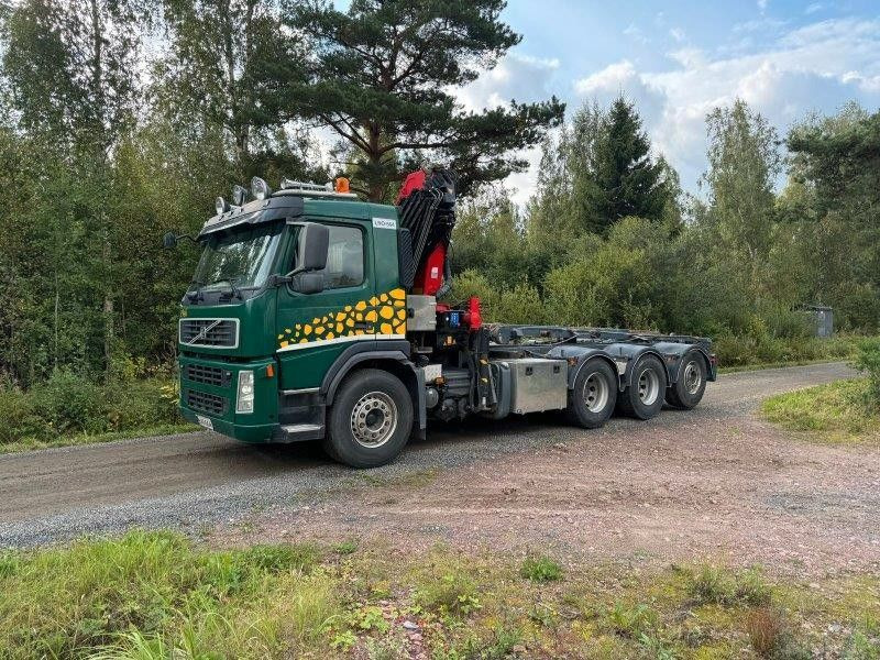 Volvo FM 440 PRITSCHE HMF CRANE - Camión caja abierta, Camión grúa: foto 2 Volvo FM 440 PRITSCHE HMF CRANE - Camión caja abierta, Camión grúa: foto 2