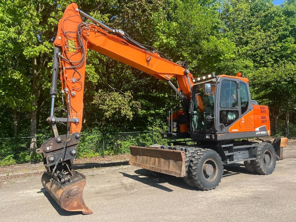 Doosan DX 165 W-5 - Excavadora de ruedas: foto 1 Doosan DX 165 W-5 - Excavadora de ruedas: foto 1
