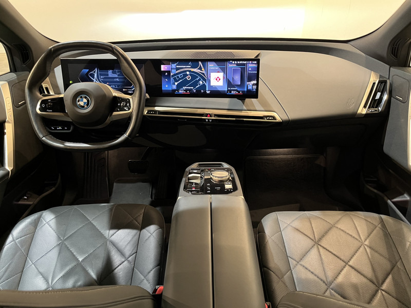 BMW iX xDrive40 High Executive 77 kWh / Luchtvering / Pano / Harman Kardon / Trekhaak / Sportpakket / 27.750 KM !! - SUV/ Todoterreno: foto 2 BMW iX xDrive40 High Executive 77 kWh / Luchtvering / Pano / Harman Kardon / Trekhaak / Sportpakket / 27.750 KM !! - SUV/ Todoterreno: foto 2
