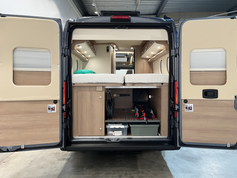 Carthago MALIBU VAN 640 LE GT Skyview 160 PK Automaat / Dakairco / Compleet Als Nieuw ! / 17.200 KM !! - Cámper: foto 3 Carthago MALIBU VAN 640 LE GT Skyview 160 PK Automaat / Dakairco / Compleet Als Nieuw ! / 17.200 KM !! - Cámper: foto 3