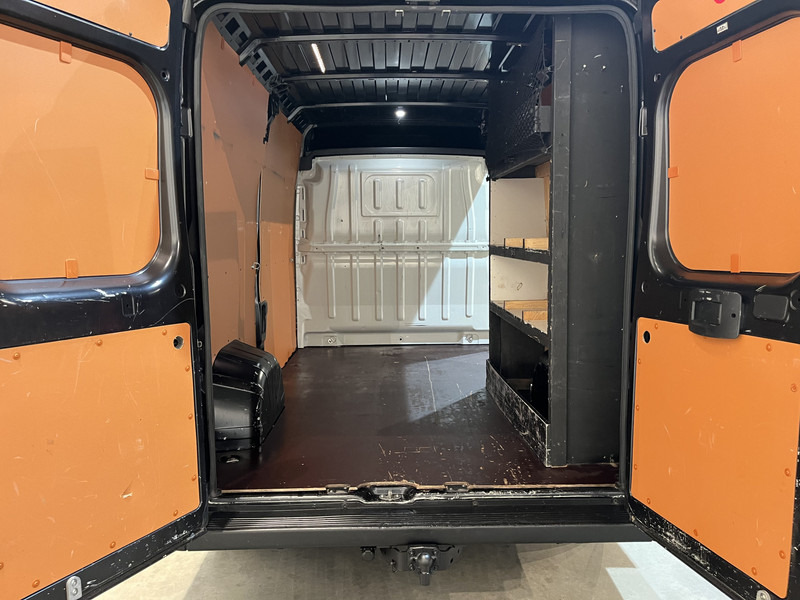Fiat Ducato 2.3 MultiJet L2H2 120 PK / Euro 6 / Airco / Camera / Cruise Control / Trekhaak / Navigatie / 3-Zits / 72.600 KM !! - Furgoneta pequeña: foto 5 Fiat Ducato 2.3 MultiJet L2H2 120 PK / Euro 6 / Airco / Camera / Cruise Control / Trekhaak / Navigatie / 3-Zits / 72.600 KM !! - Furgoneta pequeña: foto 5