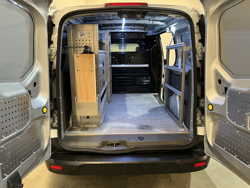 Ford Transit Connect 1.5 EcoBlue L2 120 PK Automaat Servicebus / Aluca Inrichting / Euro 6 / Airco / Camera / Cruise Control / Navigatie / CarPlay / 46.300 KM !! / BPM VRIJ !! - Furgoneta pequeña: foto 4 Ford Transit Connect 1.5 EcoBlue L2 120 PK Automaat Servicebus / Aluca Inrichting / Euro 6 / Airco / Camera / Cruise Control / Navigatie / CarPlay / 46.300 KM !! / BPM VRIJ !! - Furgoneta pequeña: foto 4