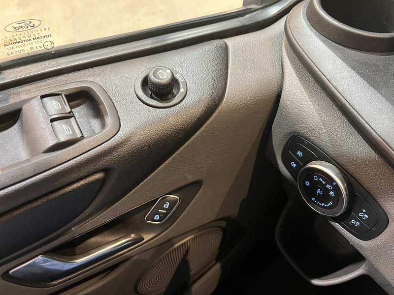 Furgoneta pequeña Ford Transit Custom 300 2.0 TDCI L2H1 Trend / Servicebus / Bott Inrichting / Euro 6 / Airco / CarPlay / Camera / Navigatie / 3-Zits: foto 11