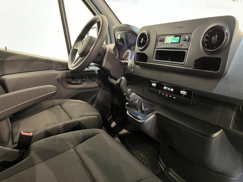 Mercedes-Benz Sprinter 315 CDI L2 RWD DC Dubbel Cabine Open Laadbak / Euro 6 / Trekhaak 3500 KG / Airco / DC 7 Pers. 650 KM !! / BPM VRIJ !! - Furgoneta caja abierta, Furgoneta combi: foto 3 Mercedes-Benz Sprinter 315 CDI L2 RWD DC Dubbel Cabine Open Laadbak / Euro 6 / Trekhaak 3500 KG / Airco / DC 7 Pers. 650 KM !! / BPM VRIJ !! - Furgoneta caja abierta, Furgoneta combi: foto 3
