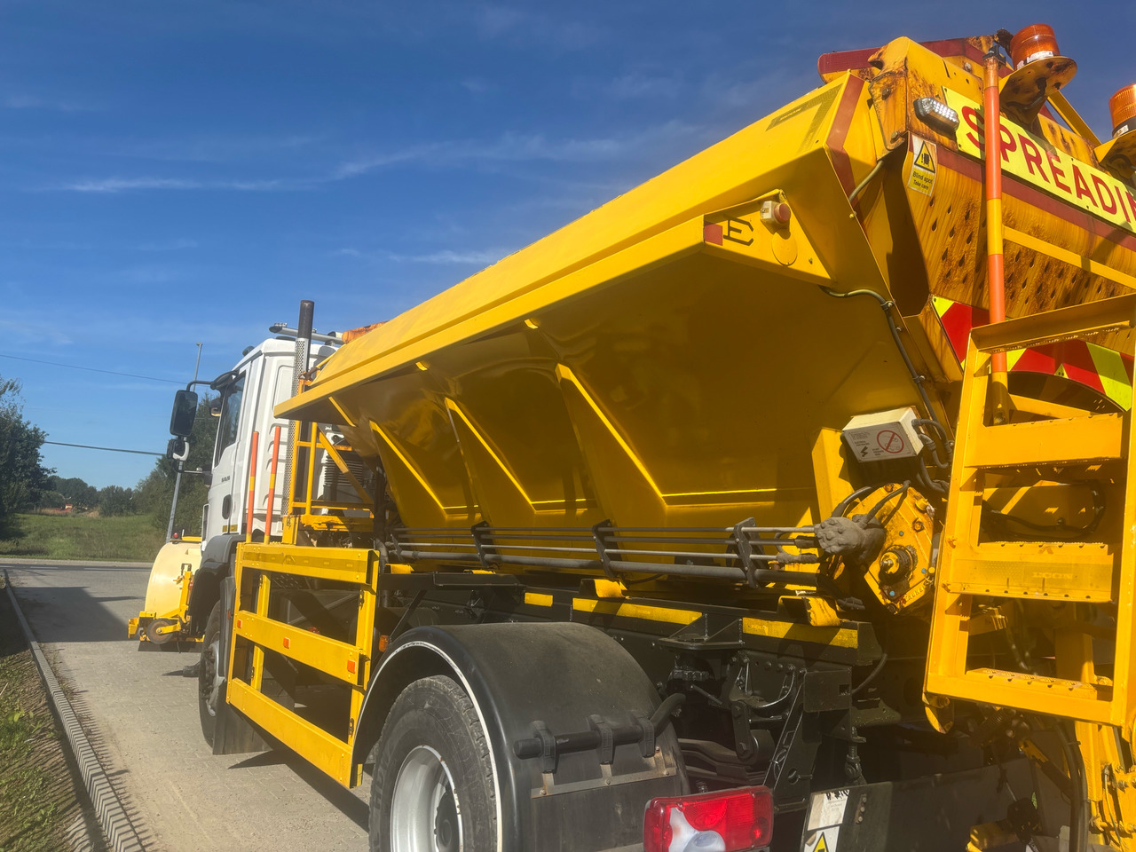 MAN TGM 18.290 4x4 BB GRITTER/SPREADER/PLOUGH - Máquina quitanieve: foto 4 MAN TGM 18.290 4x4 BB GRITTER/SPREADER/PLOUGH - Máquina quitanieve: foto 4