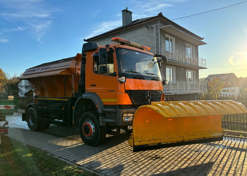 Mercedes-Benz Axor 1824 4x4 piaskarka solarka econ pług 2011 e5 - Máquina quitanieve: foto 1 Mercedes-Benz Axor 1824 4x4 piaskarka solarka econ pług 2011 e5 - Máquina quitanieve: foto 1