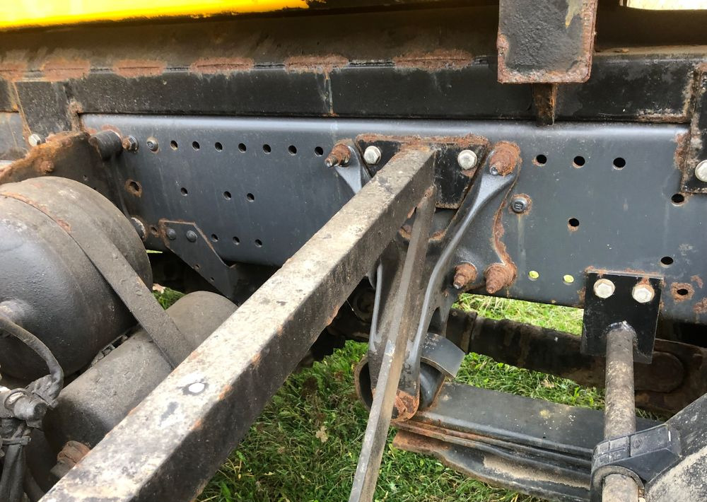 Leasing para  Mercedes-Benz Mercedes Axor 4x4 2006 1829 piaskarka solarka rama Mercedes-Benz Mercedes Axor 4x4 2006 1829 piaskarka solarka rama: foto 9