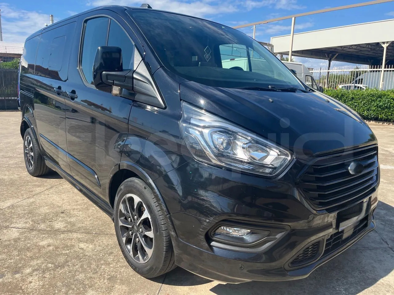 Ford Tourneo Custom - Minibús, Furgoneta de pasajeros: foto 1 Ford Tourneo Custom - Minibús, Furgoneta de pasajeros: foto 1