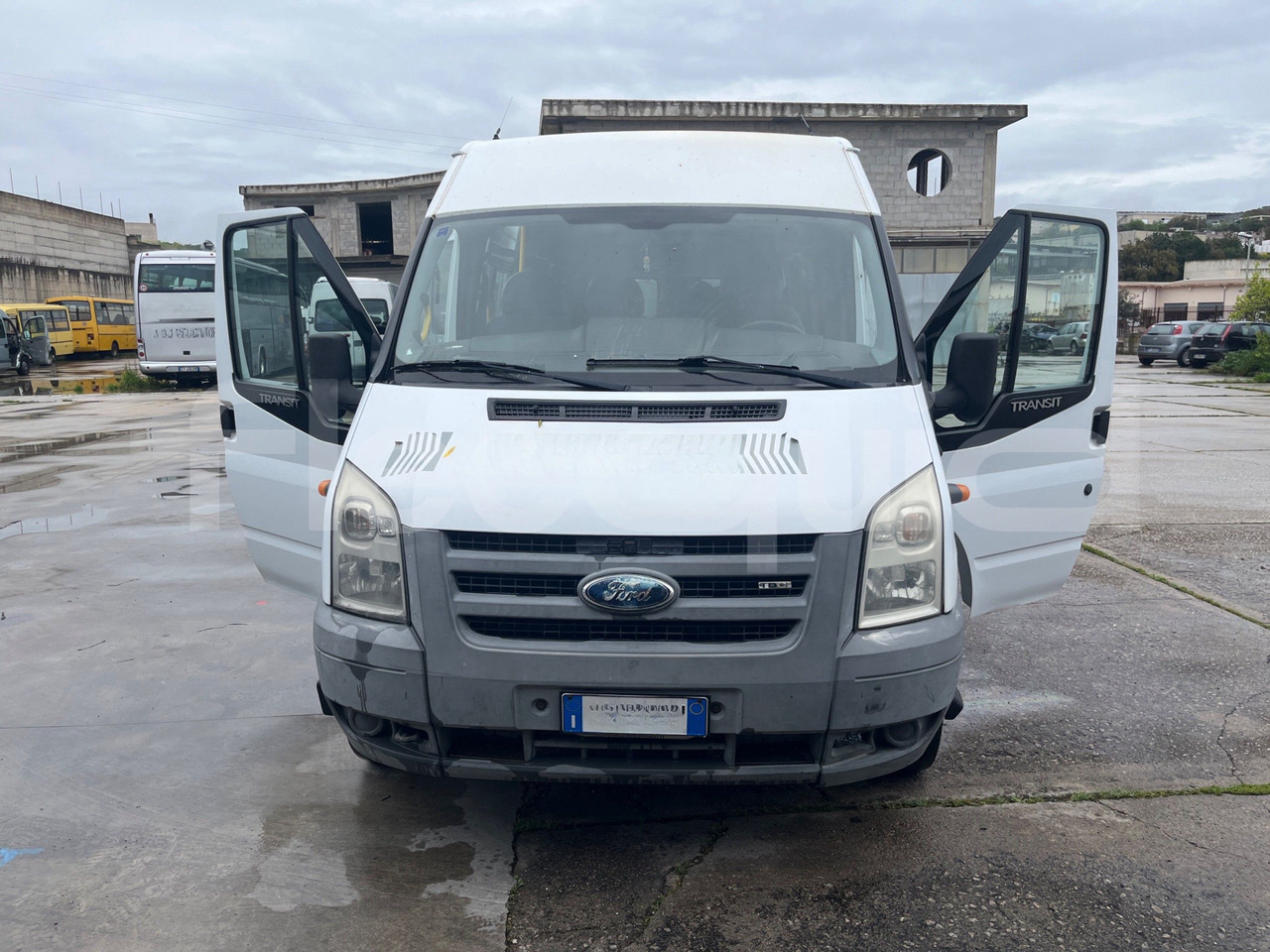 Ford Transit - Minibús, Furgoneta de pasajeros: foto 2 Ford Transit - Minibús, Furgoneta de pasajeros: foto 2