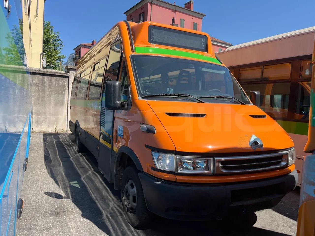 Iveco Daily - Minibús, Furgoneta de pasajeros: foto 1 Iveco Daily - Minibús, Furgoneta de pasajeros: foto 1